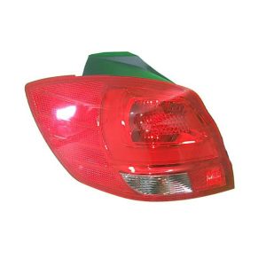 چراغ خطر عقب کوییک روی گلگیر چپ